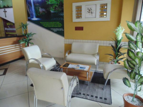 Отель Hotel Makarena  Três Corações
